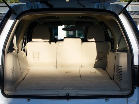 Used 2017 Ford Expedition XLT image 35