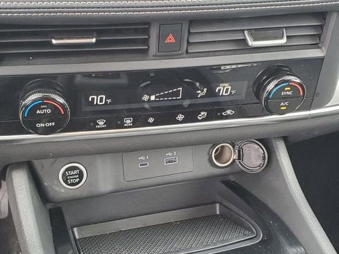 Certified 2023 Nissan Rogue SV image 25