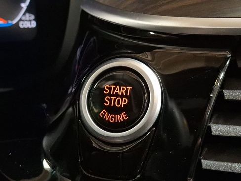 Used 2022 BMW 540i xDrive w/ Convenience Package image 16