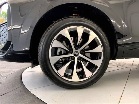 New 2026 Audi Q3 quattro 2.0T AWD/4WD image 12