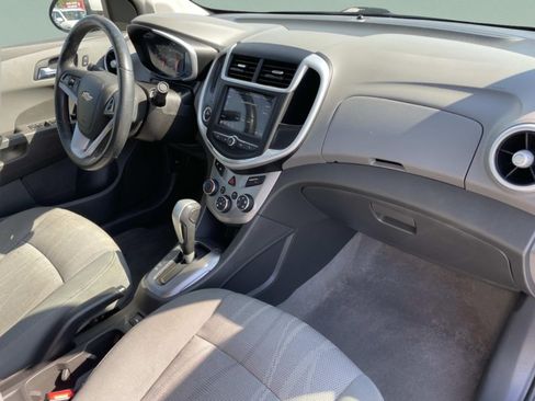Used 2018 Chevrolet Sonic LT w/ Convenience Package FWD image 18