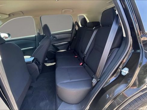 Used 2025 Nissan Rogue S FWD image 23