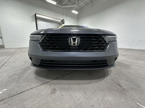 Used 2023 Honda Accord EX image 10