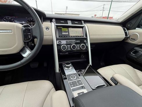 Used 2020 Land Rover Discovery HSE image 21