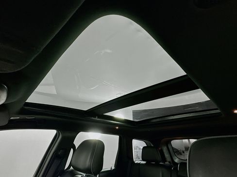 Used 2019 Jeep Grand Cherokee Overland image 27