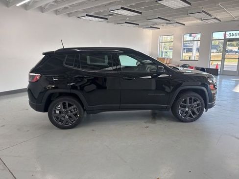 New 2026 Jeep Compass Limited image 9