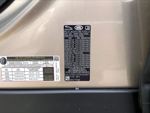 New 2026 Land Rover Range Rover Long Wheelbase SE image 18