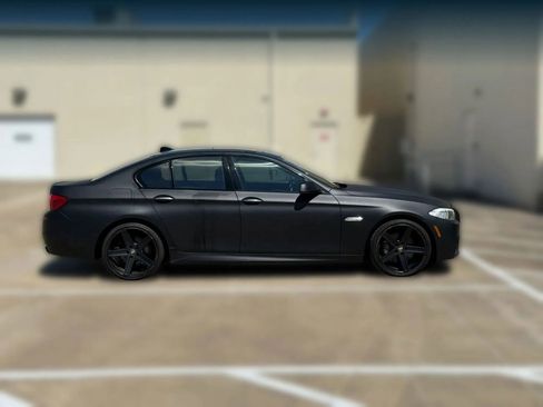 Used 2012 BMW 550i Sedan image 10