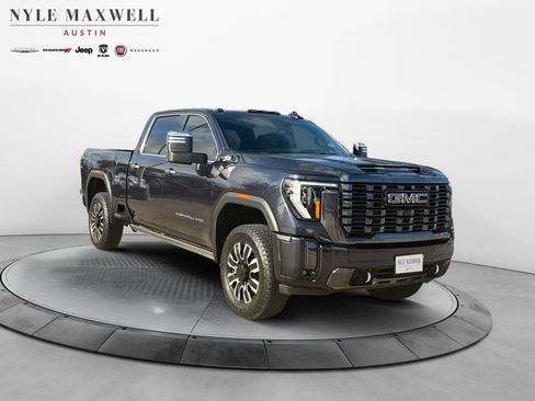 Used 2024 GMC Sierra 2500 Denali Ultimate image 2