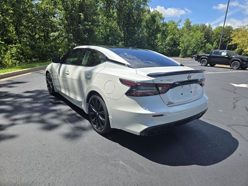 Used 2023 Nissan Maxima SR w/ Sport Mat Group FWD image 6