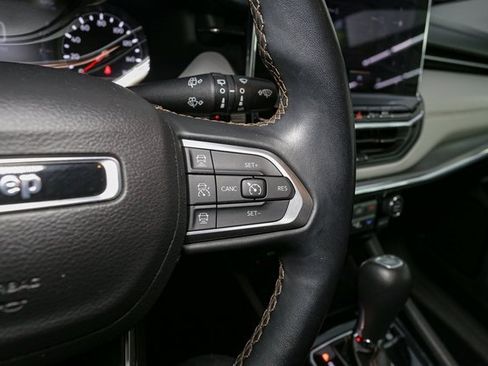 Used 2022 Jeep Compass Limited image 30