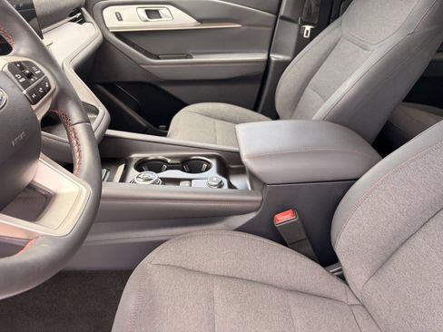 Certified 2025 Ford Explorer Active RWD image 15