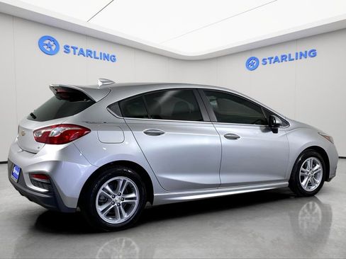 Used 2017 Chevrolet Cruze LT w/ Sun And Sound Package FWD image 10