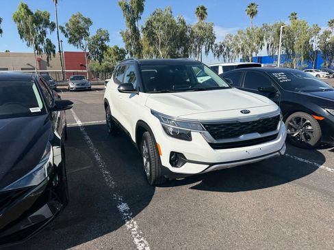 Used 2021 Kia Seltos S FWD image 3