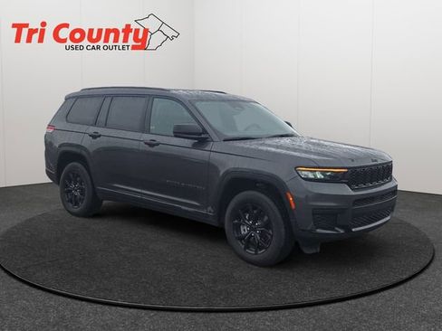 Used 2024 Jeep Grand Cherokee L Laredo image 1