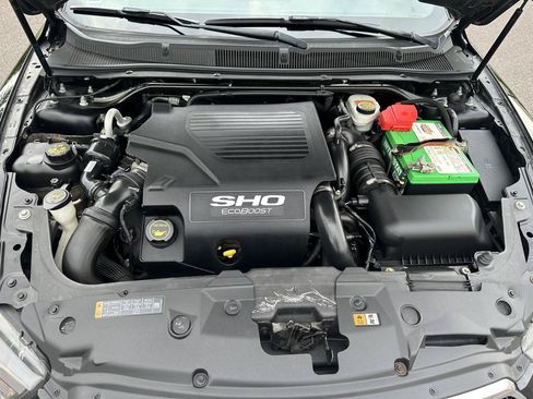 Used 2018 Ford Taurus SHO w/ Sho Performance Package AWD/4WD image 29