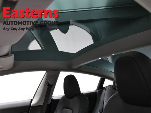 Used 2023 Tesla Model 3 Standard Range image 29