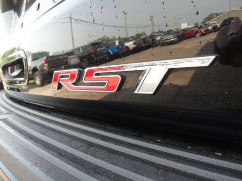 Used 2022 Chevrolet Suburban RST w/ Sport Performance Package AWD/4WD image 9