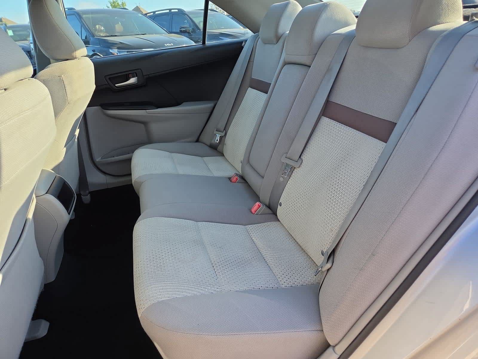 Used 2013 Toyota Camry LE FWD image 17