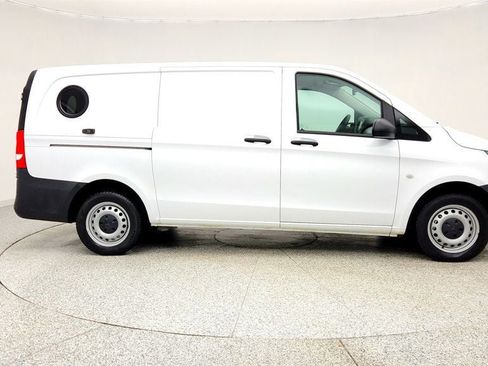 Used 2023 Mercedes-Benz Metris image 4
