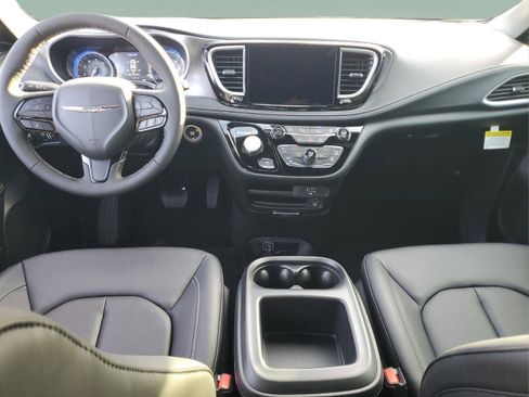 New 2026 Chrysler Pacifica Select AWD/4WD image 11