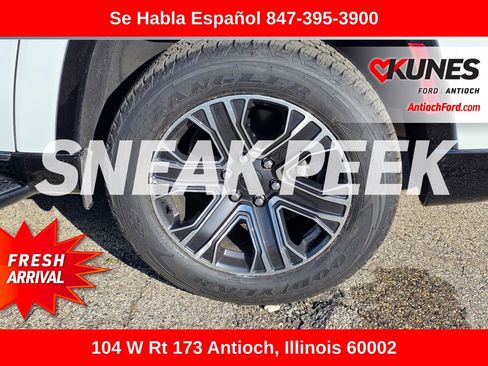 Used 2024 Jeep Wagoneer L Series II w/ Flexible Seating Group AWD/4WD image 13