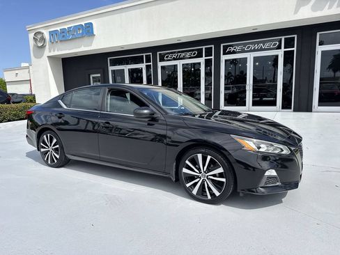 Used 2020 Nissan Altima 2.5 SR FWD image 6