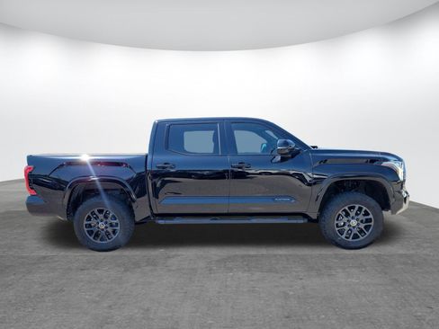 Used 2024 Toyota Tundra Platinum AWD/4WD image 4