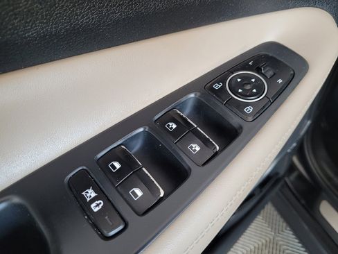 Used 2019 Hyundai Santa Fe Limited FWD image 27