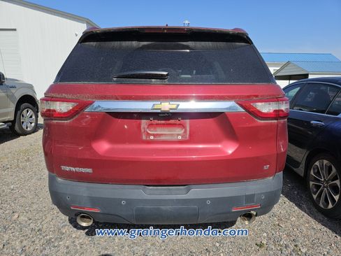 Used 2019 Chevrolet Traverse LT w/ LT Premium Package FWD image 8