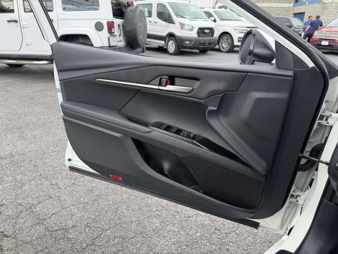 Used 2025 Toyota Camry LE w/ Convenience Package FWD image 19
