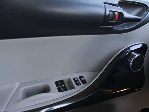 Used 2012 Scion iQ w/ Rear Speaker Pkg FWD image 10