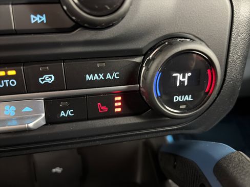 Used 2023 Ford Bronco Wildtrak image 24