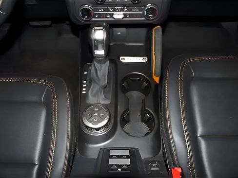 Used 2021 Ford Bronco Badlands AWD/4WD image 16