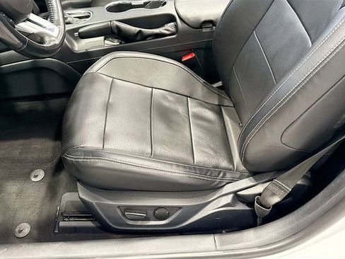 Used 2021 Ford Mustang Premium image 18
