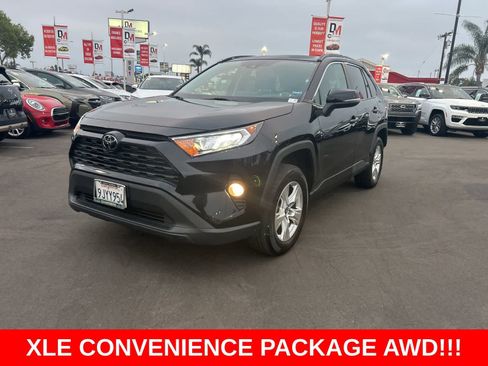 Used 2021 Toyota RAV4 XLE w/ Convenience Package image 1