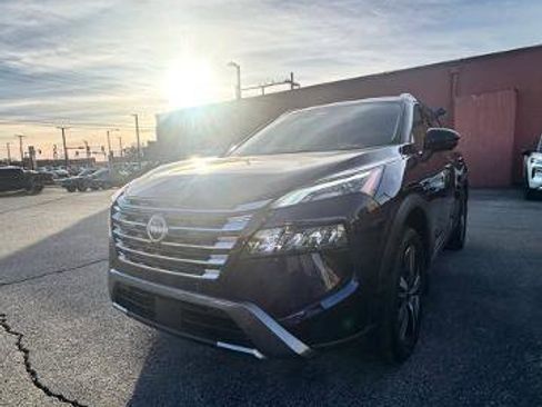 Certified 2024 Nissan Rogue SL image 1