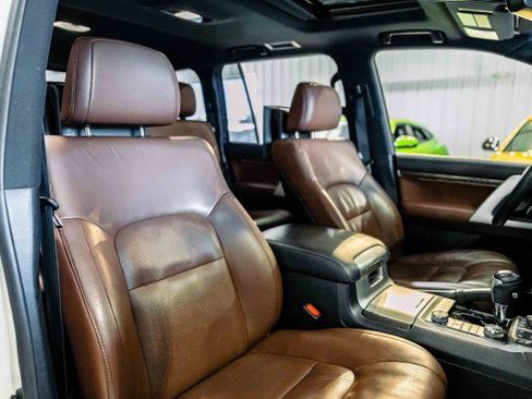 Used 2018 Toyota Land Cruiser image 35