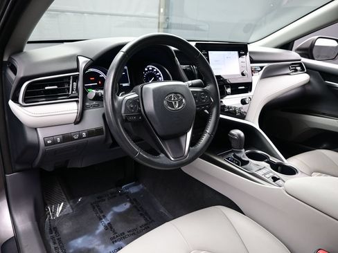 Used 2023 Toyota Camry SE FWD image 13