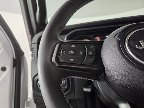 Certified 2025 Jeep Wrangler Unlimited Rubicon image 18