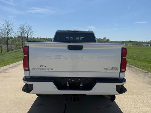 Used 2025 Chevrolet Silverado 2500 High Country w/ High Country Premium Package AWD/4WD image 4