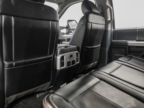 Used 2021 Ford F250 Lariat w/ FX4 Off-Road Package AWD/4WD image 36