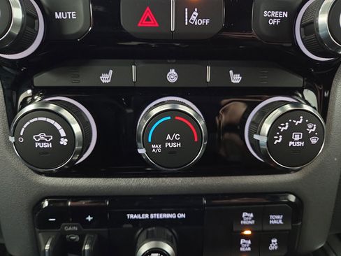 New 2026 RAM 1500 Big Horn AWD/4WD image 17