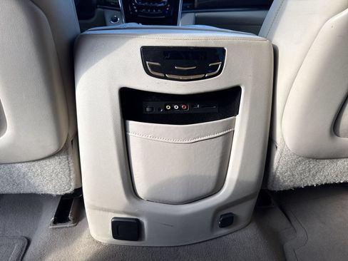 Used 2016 Cadillac Escalade ESV Luxury RWD image 26