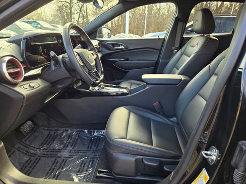 Certified 2024 Chevrolet Trax RS image 21