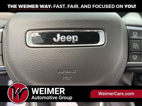 Used 2025 Jeep Compass Limited AWD/4WD image 27