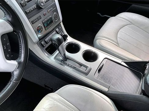 Used 2011 Chevrolet Traverse LTZ image 14