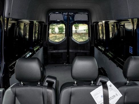 Used 2025 Mercedes-Benz Sprinter 2500 image 22