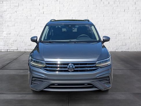 Used 2024 Volkswagen Tiguan SE AWD/4WD image 3