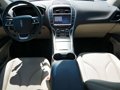 Used 2020 Lincoln Nautilus Reserve FWD image 14